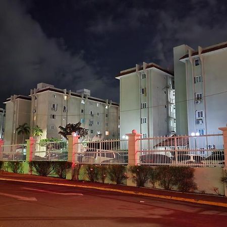 Oaklands Oasis Appartement Kingston Buitenkant foto