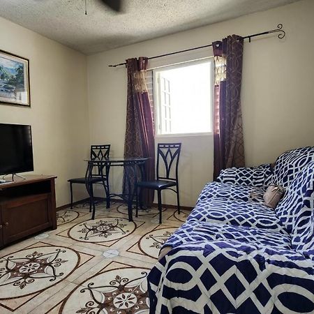 Oaklands Oasis Appartement Kingston Buitenkant foto