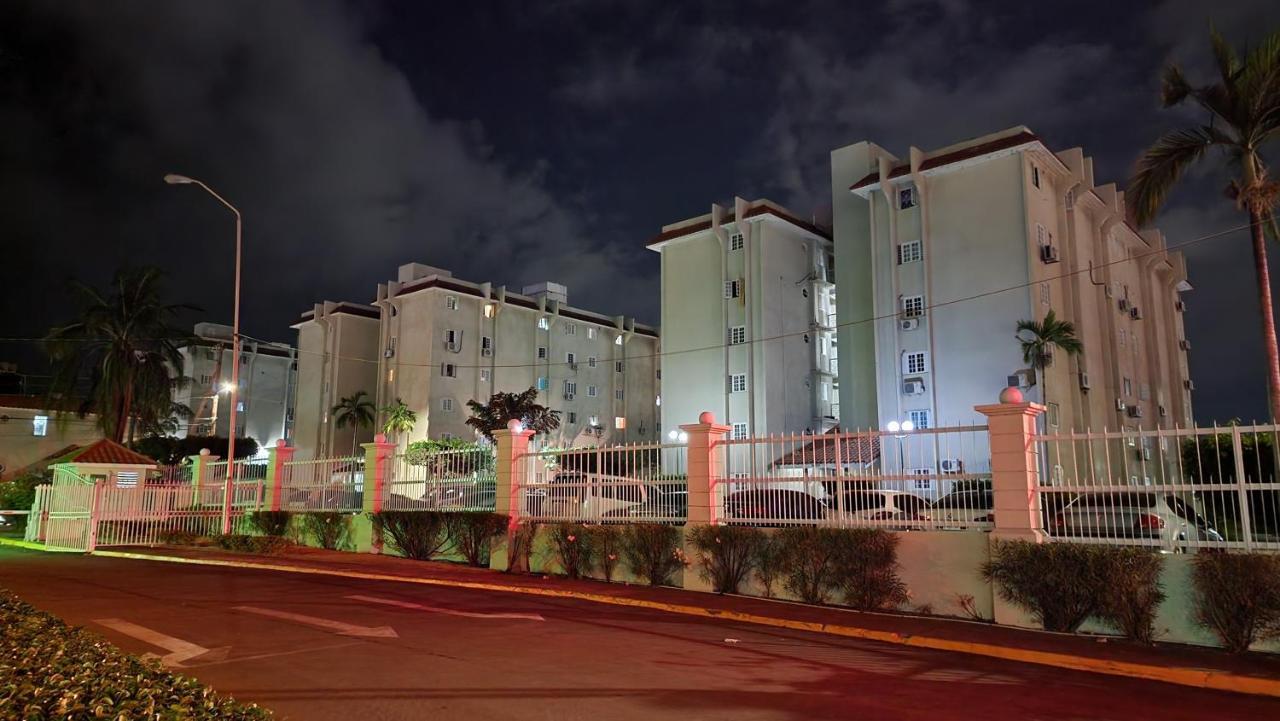 Oaklands Oasis Appartement Kingston Buitenkant foto