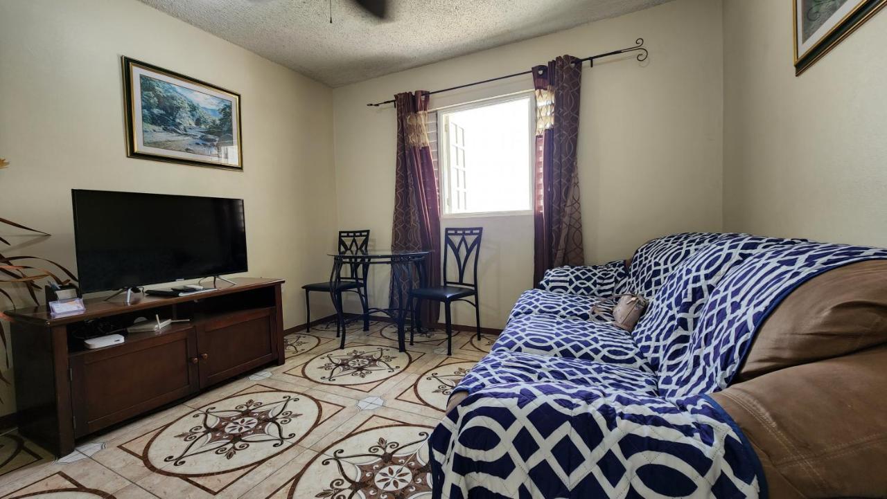 Oaklands Oasis Appartement Kingston Buitenkant foto