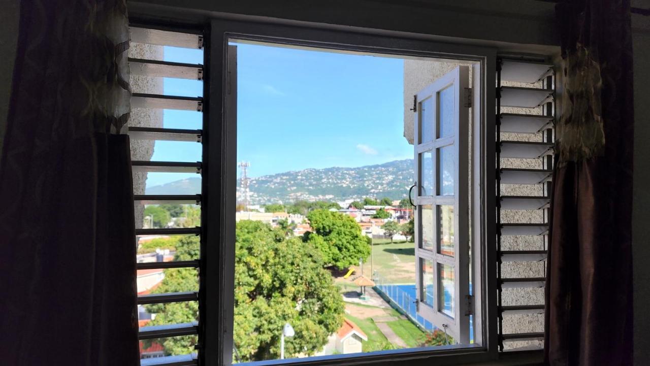 Oaklands Oasis Appartement Kingston Buitenkant foto