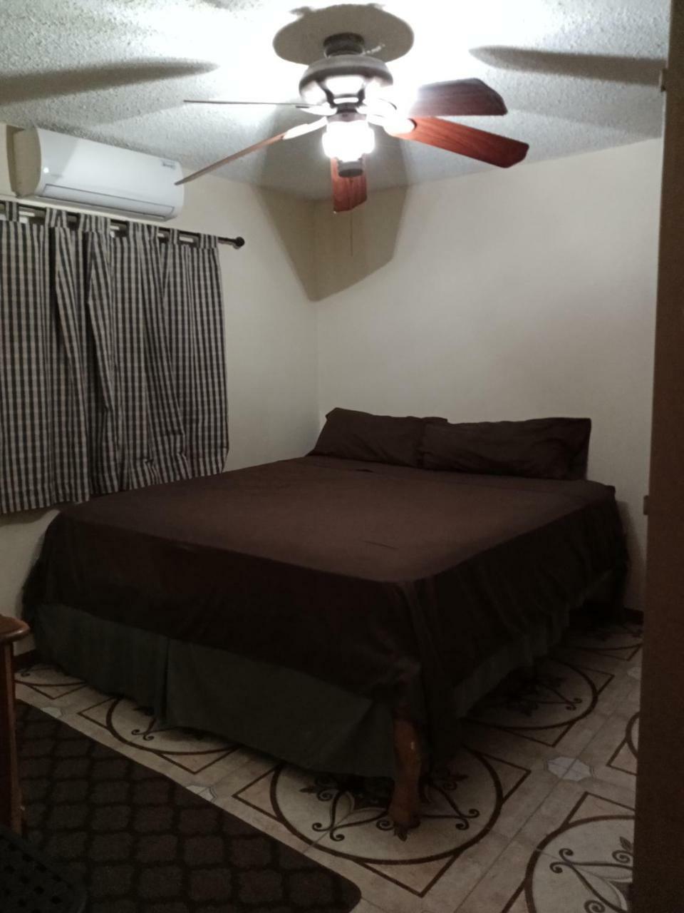 Oaklands Oasis Appartement Kingston Buitenkant foto