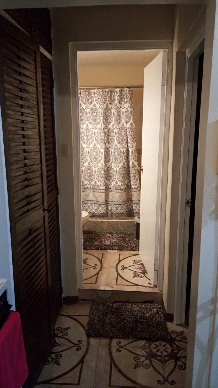 Oaklands Oasis Appartement Kingston Buitenkant foto
